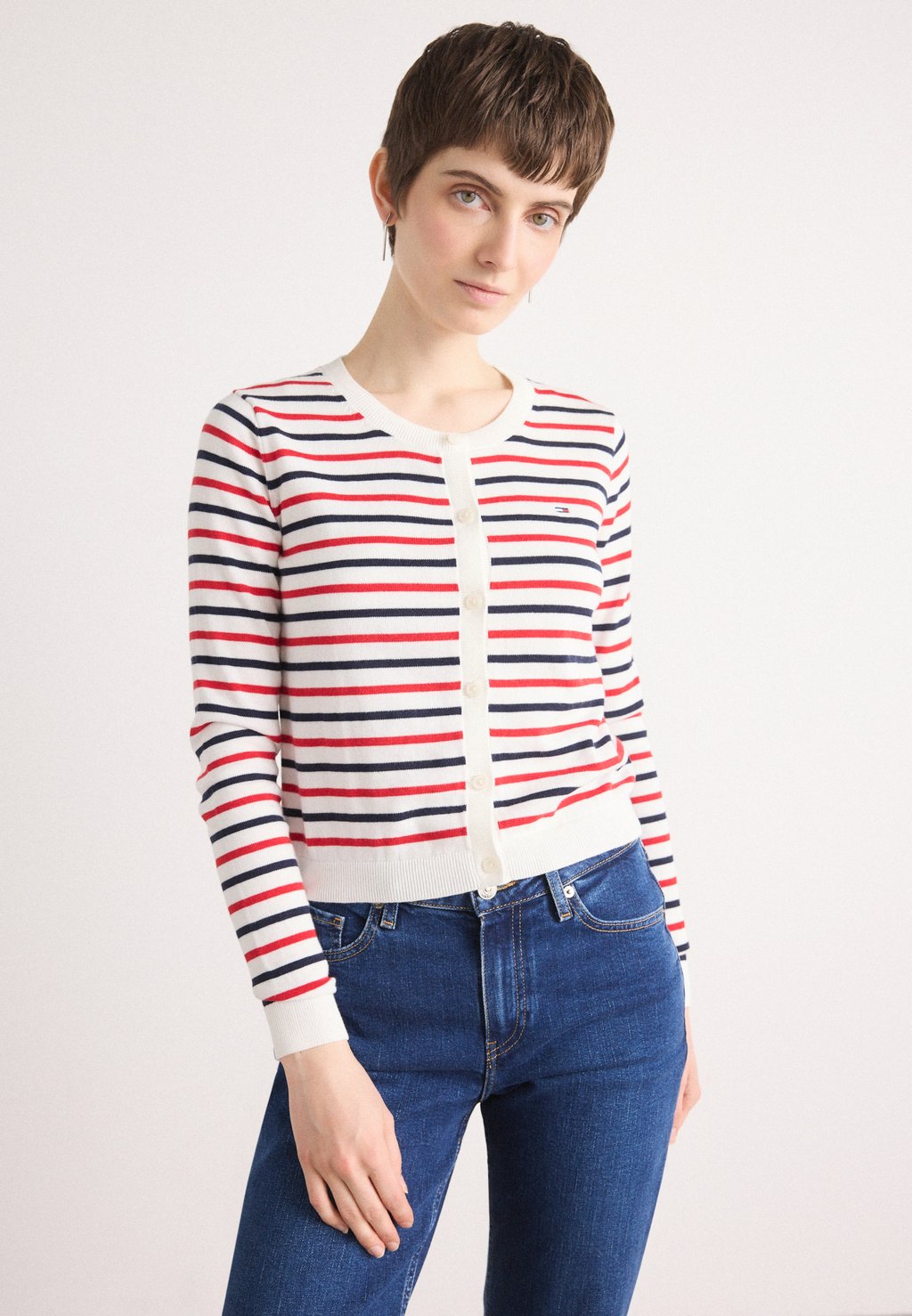 

Кардиган ESSENTIAL CREW NECK CARDIGAN Tommy Jeans, белый