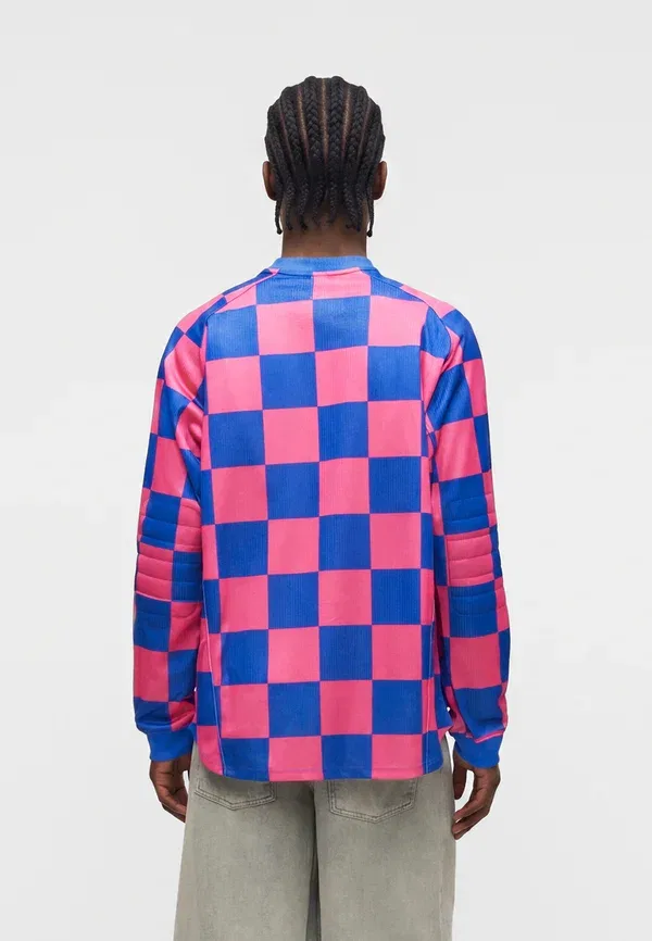 Футболка вратарская с длинным рукавом Nike Sportswear, гостевая, game royal/pinksicle/hydrogen blue — фото 3