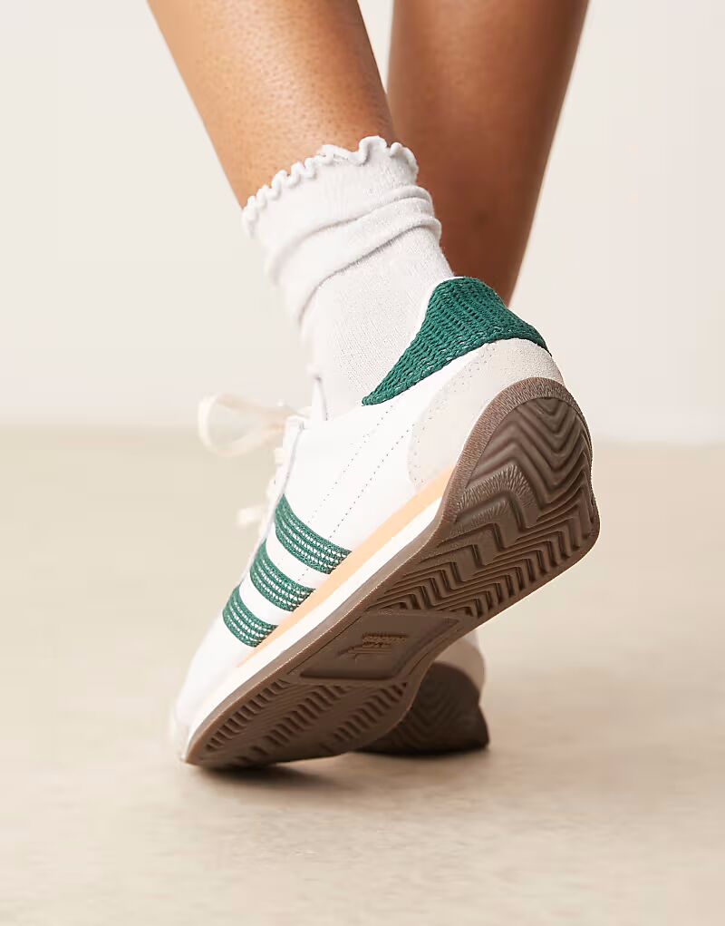 Кроссовки Adidas Originals Country OG белого и зеленого цвета, связанные крючком — фото 4