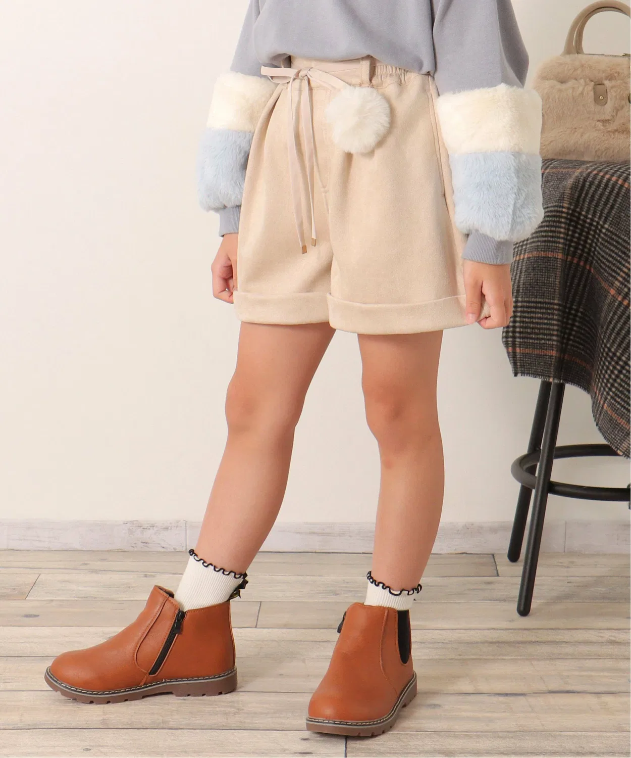 Шорты из искусственной замши с помпонами (120-160 см) Ikka, beige