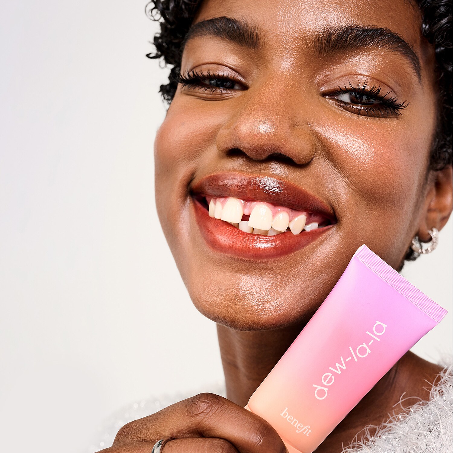 Жидкий сияющий хайлайтер Dew-la-la Benefit Cosmetics, Luna (25 ml) — фото 2
