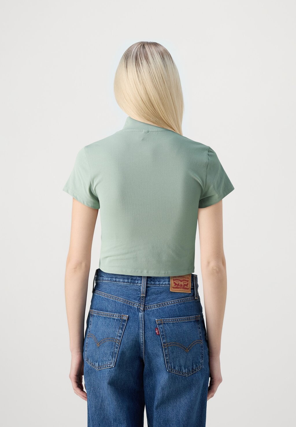 

Базовая футболка ONLLIVE LOVE ZIP TOP ONLY, зеленый