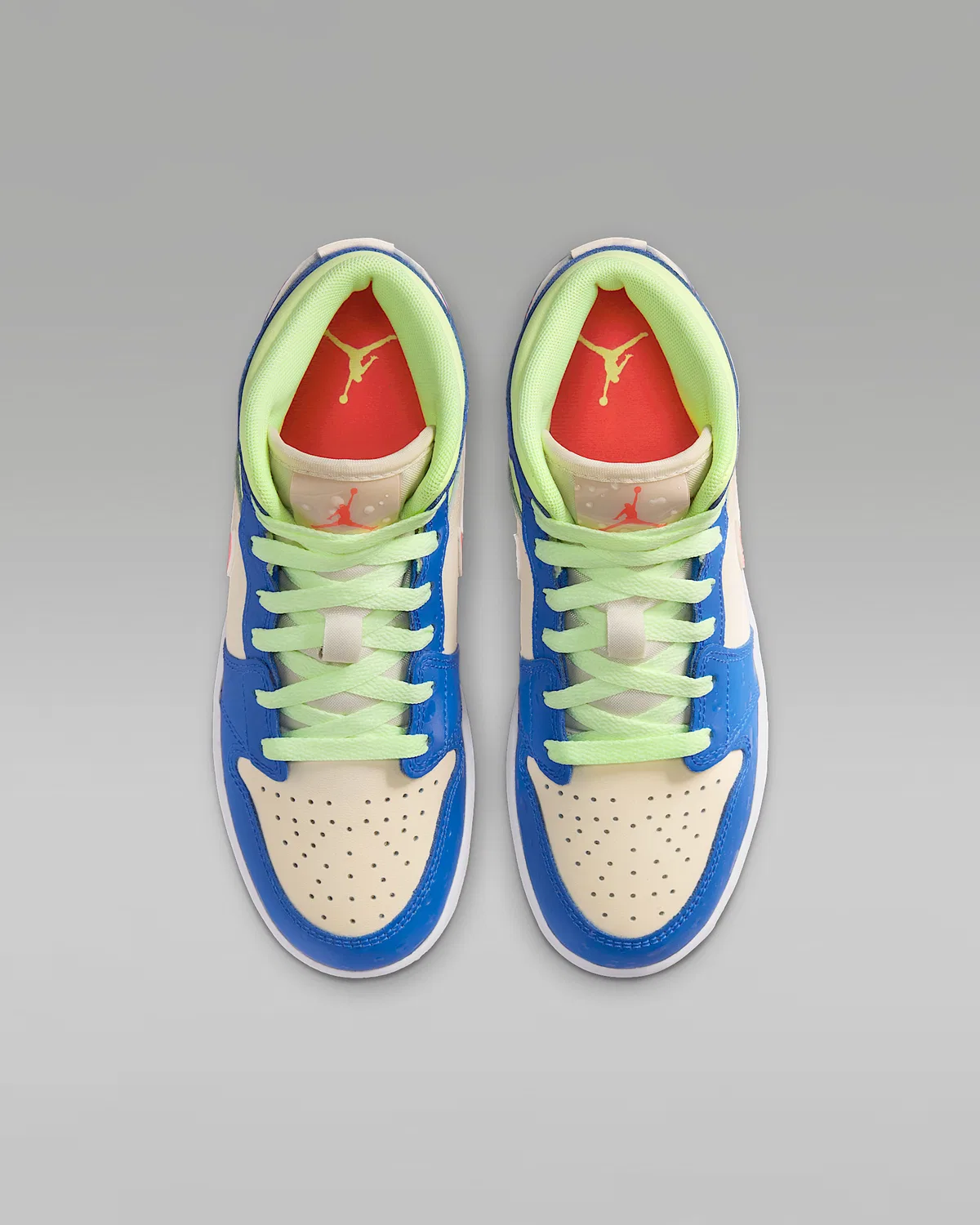 Кроссовки Air Jordan 1 Mid SE для старших детей, Game Royal/Barely Volt/Infrared 23/Pale Ivory — фото 4
