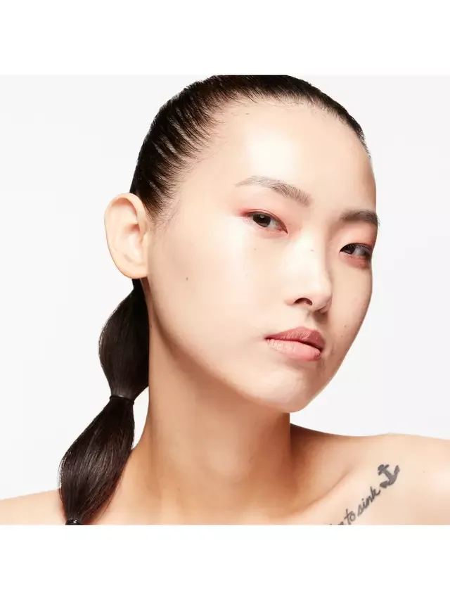 Крем для лица MAC — Тонирующий Strobe Dewy Skin Tint , Light, 30 мл — фото 3