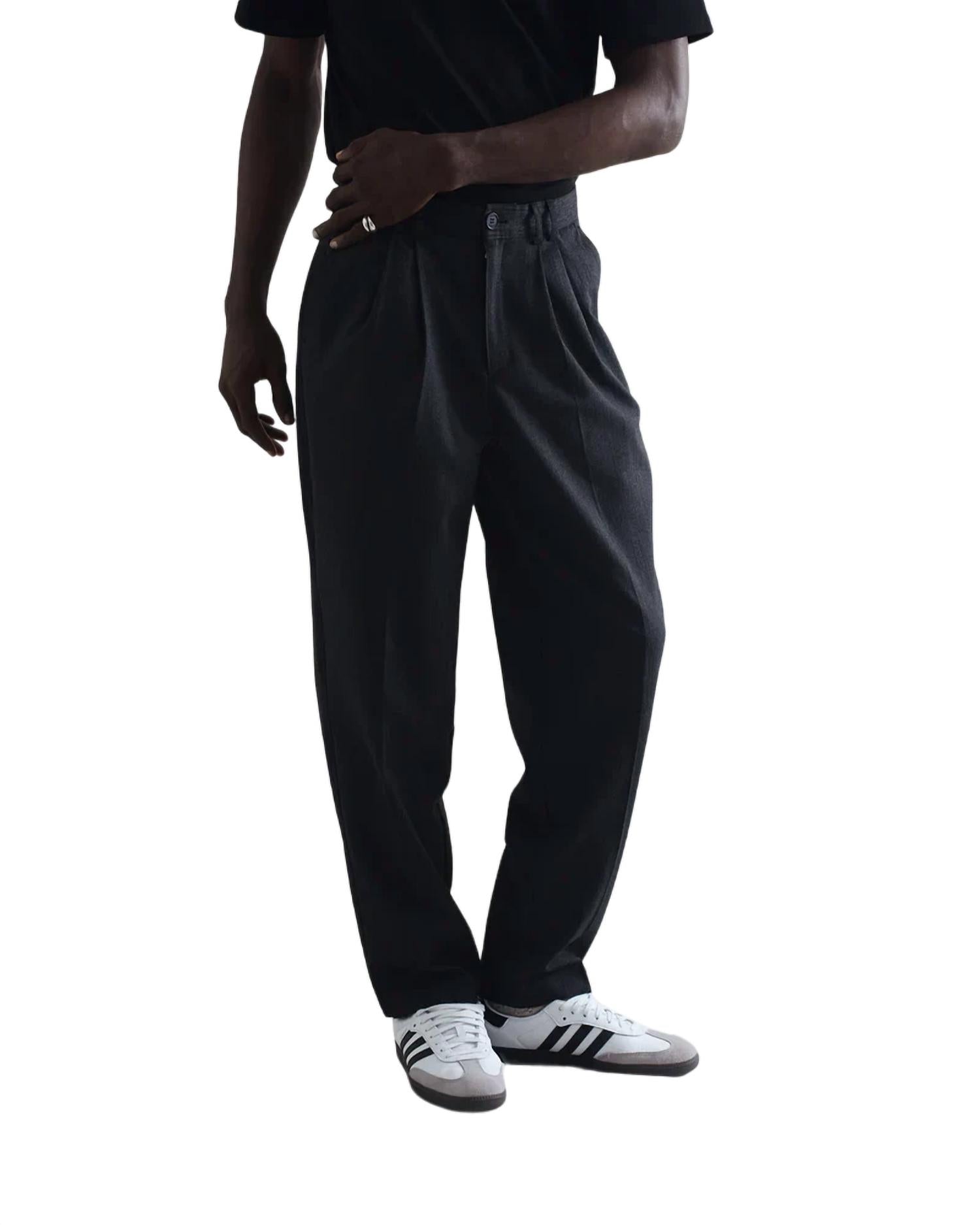 

Брюки Raleigh Pleat цвета древесного угля Wax London, цвет charcoal