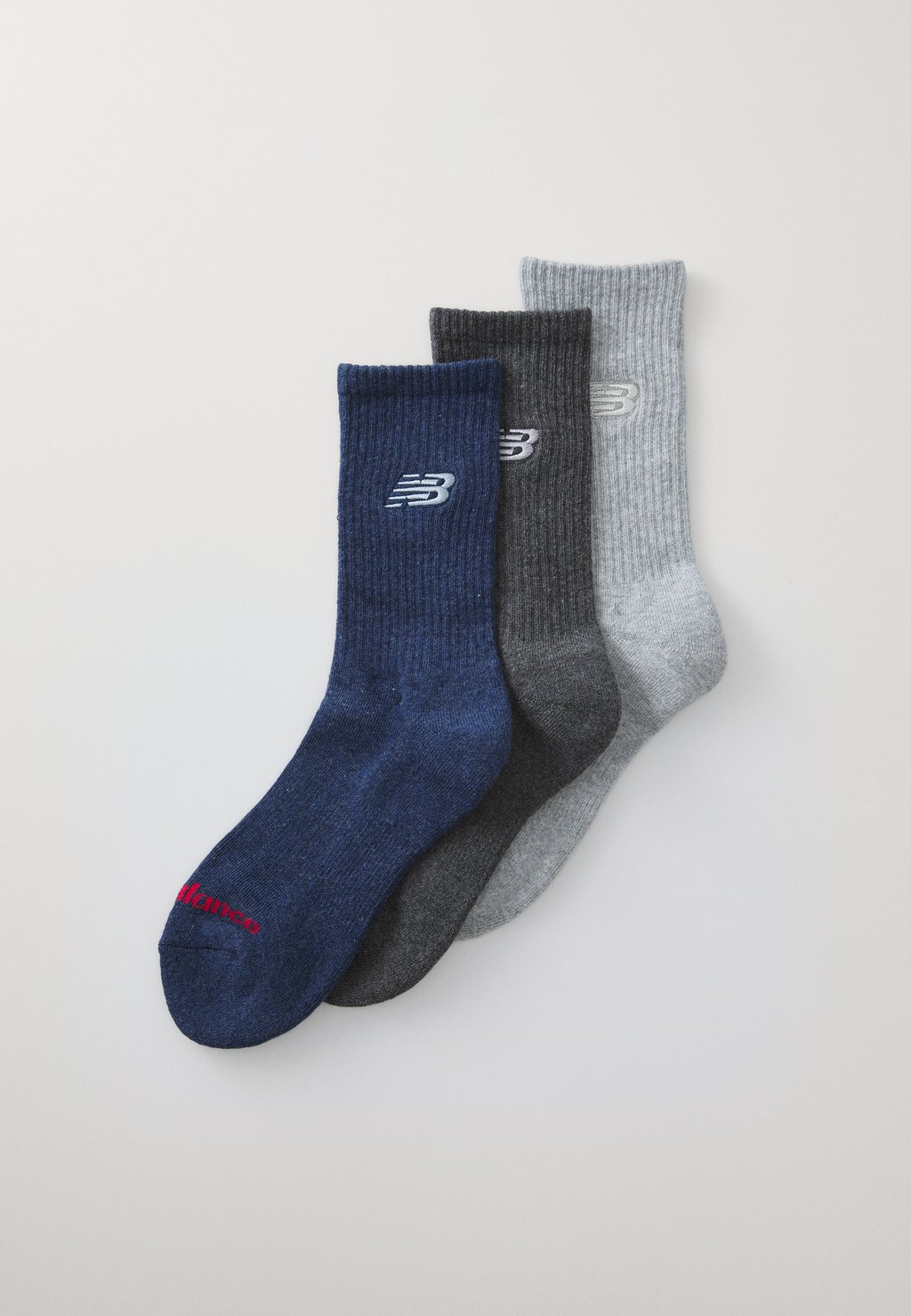 

Носки EMBROIDED LOGO MIDCALF UNISEX 3 PACK New Balance, цвет Multi