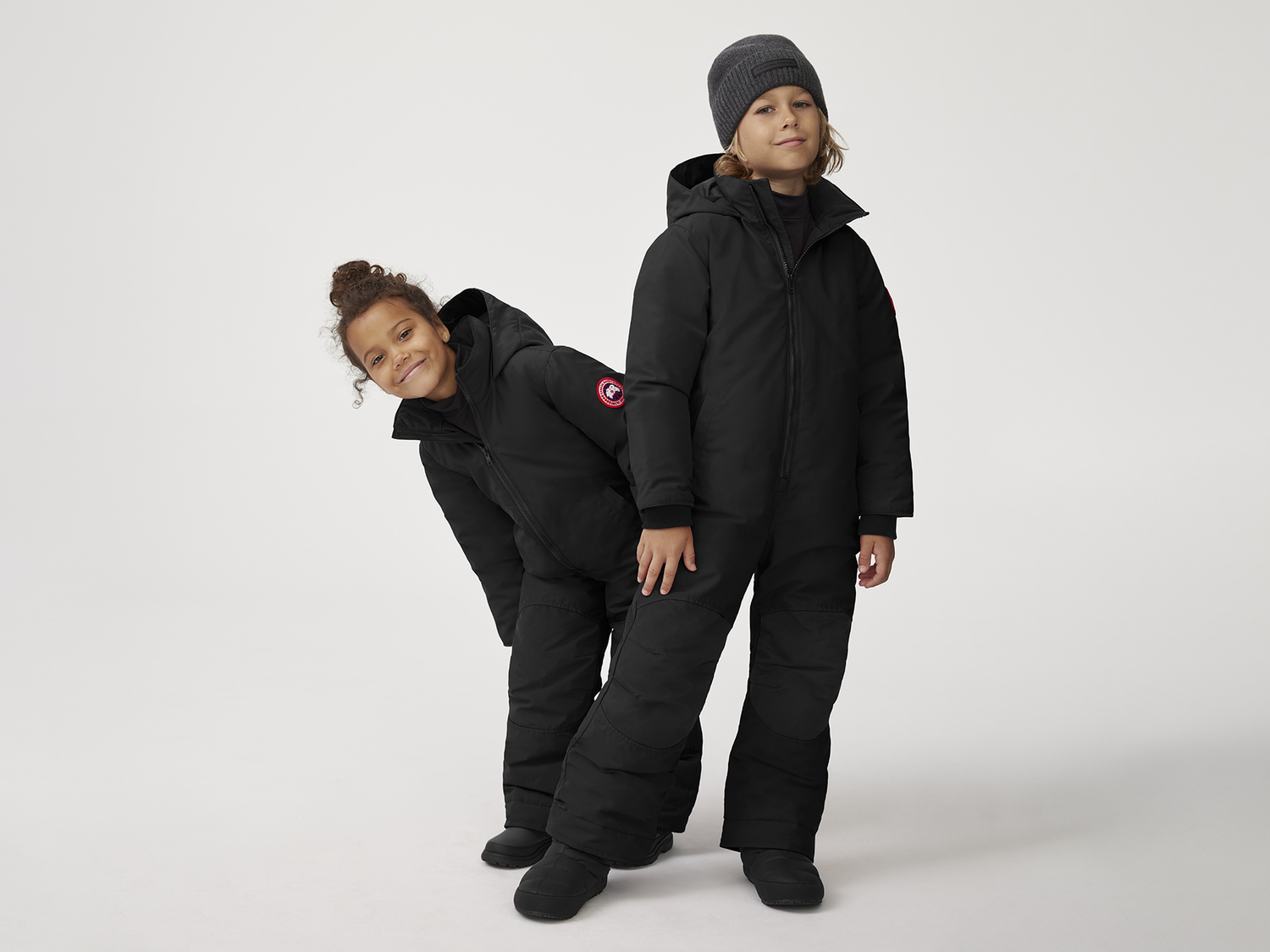 

Зимний комбинезон Canada Goose Kids Grizzly, черный