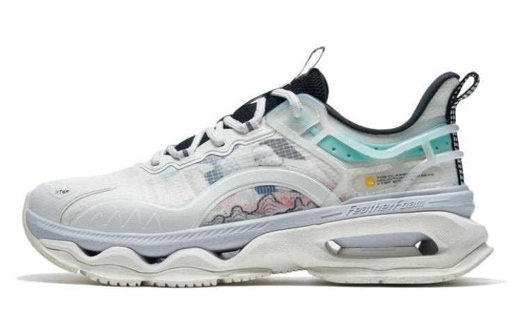 

Кроссовки мужские массивные низкие Sail White / Aurora Green Xtep
