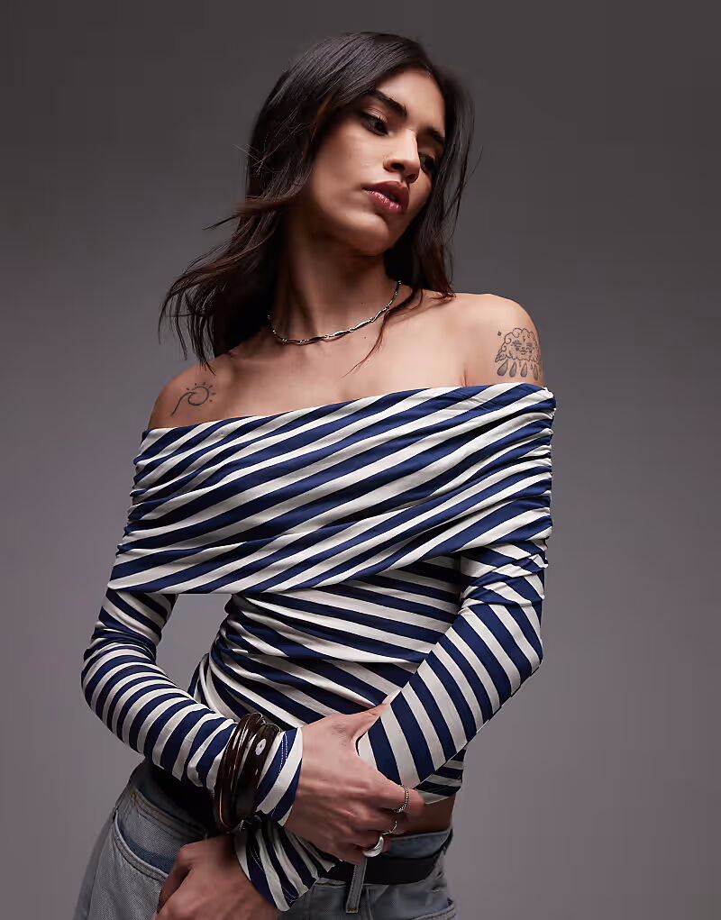 

Топ Topshop с открытыми плечами и вырезом в синюю полоску