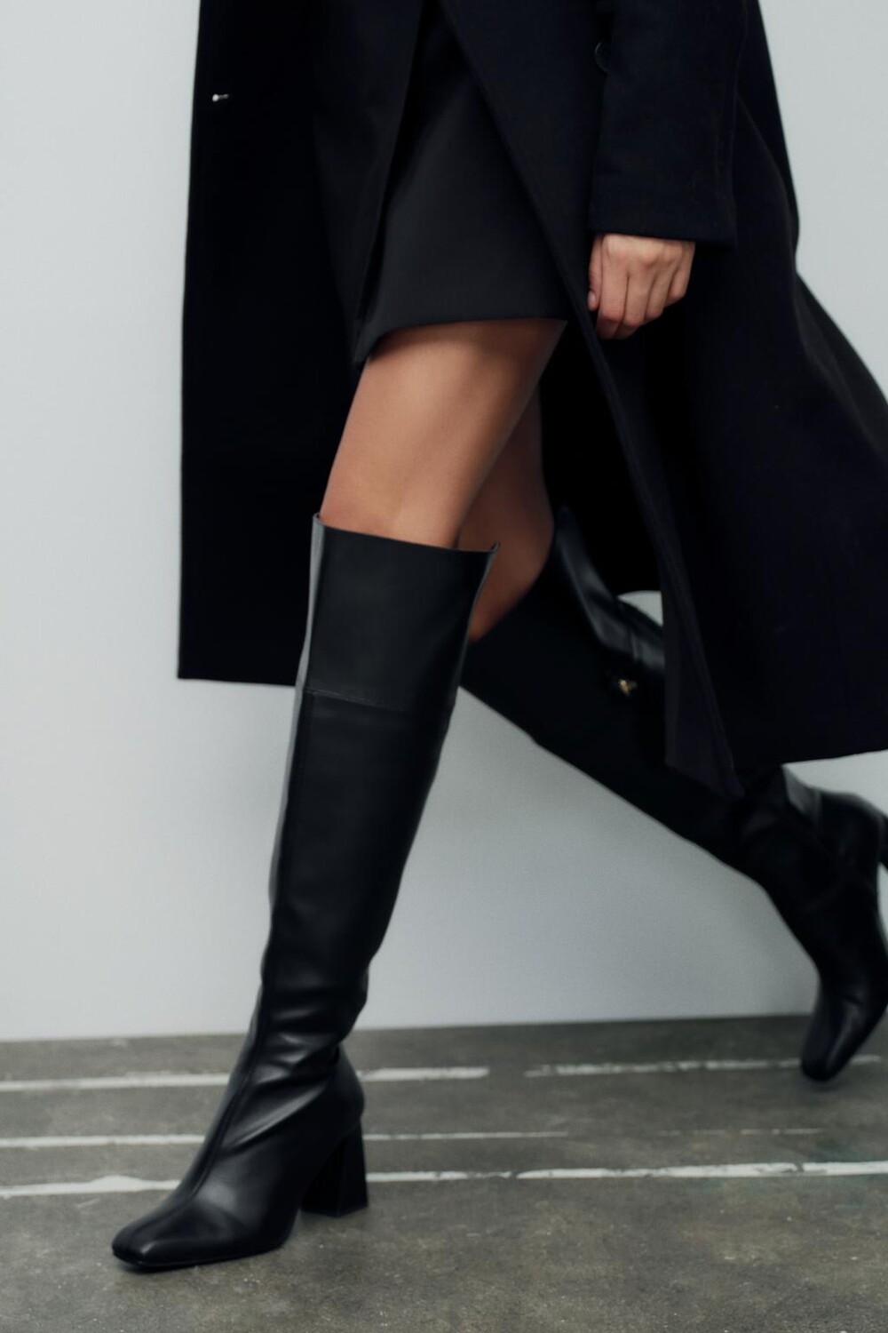 

Ботинки выше колена на высоком каблуке ZARA, черный
