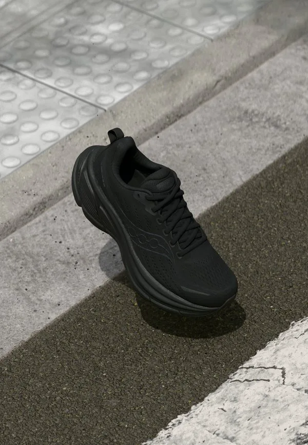 Кроссовки для бега по шоссе hurricane 25 Saucony, Triple Black
