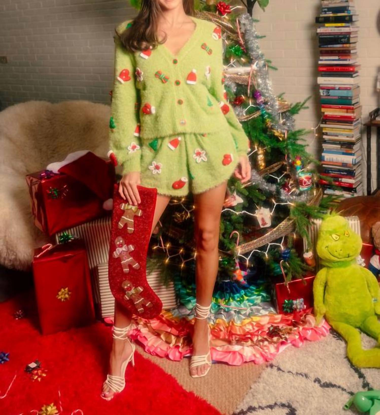 

Зеленые вязаные рождественские шорты Fuzzy Knit QUEEN OF SPARKLES