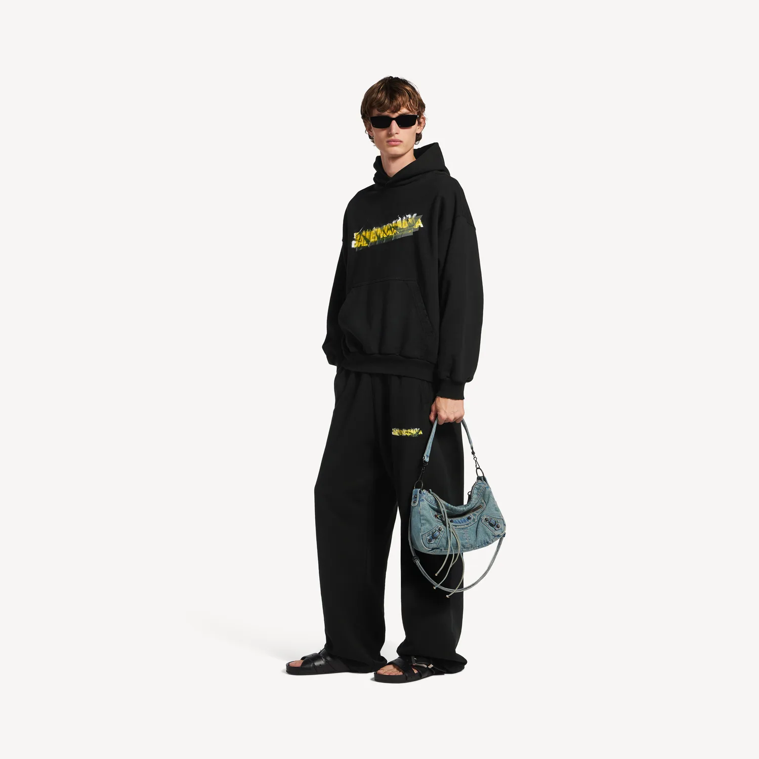 BALENCIAGA Мужское худи Messy Spray среднего кроя в черном цвете — фото 2