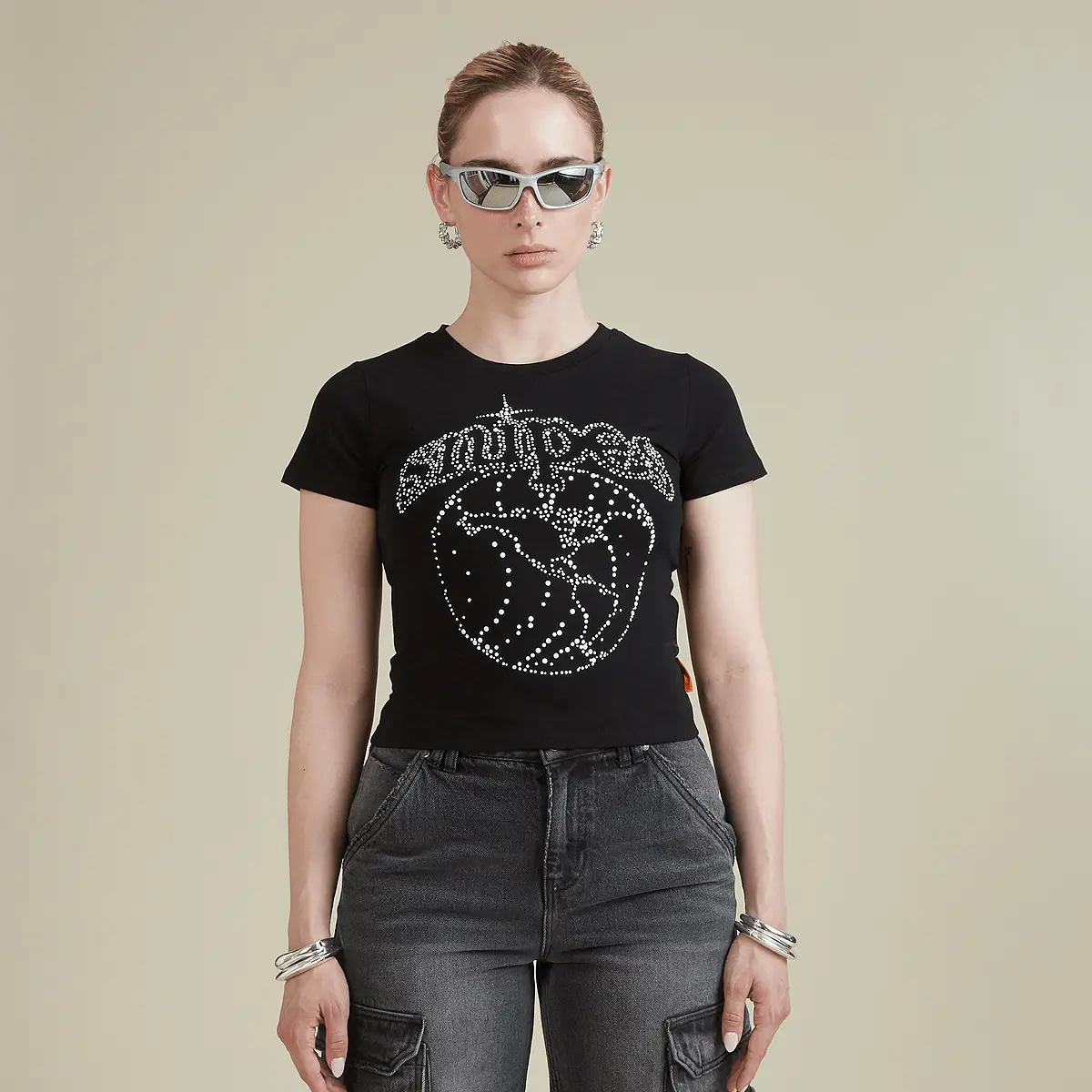 

Футболка SNIPES Globe Studs Baby Tee, черный
