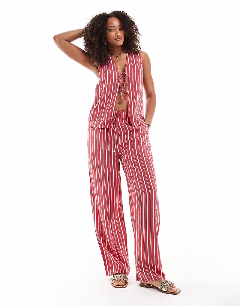 

Брюки ASOS DESIGN из льняного материала в красную полоску