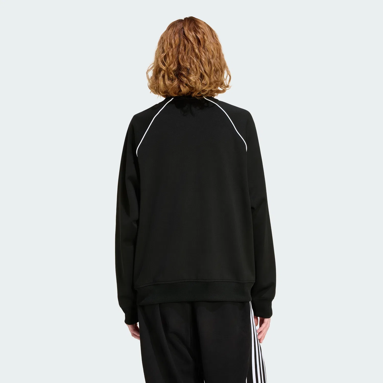 Женская свободная спортивная куртка SST Track Top от Adidas — фото 2