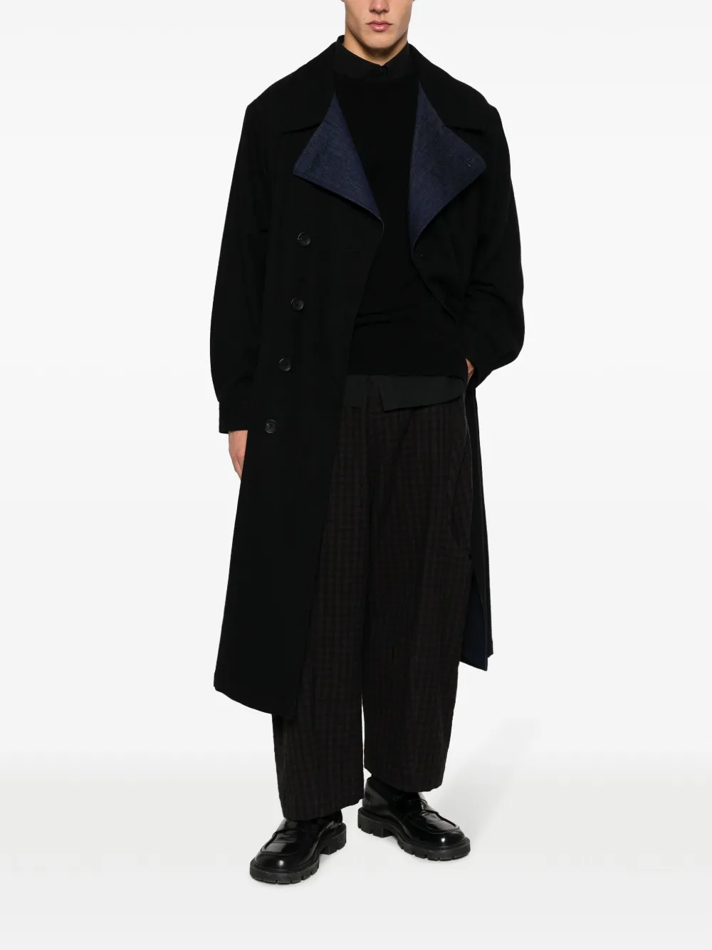 Тренч с заостренными лацканами и поясом Yohji Yamamoto, черный — фото 2