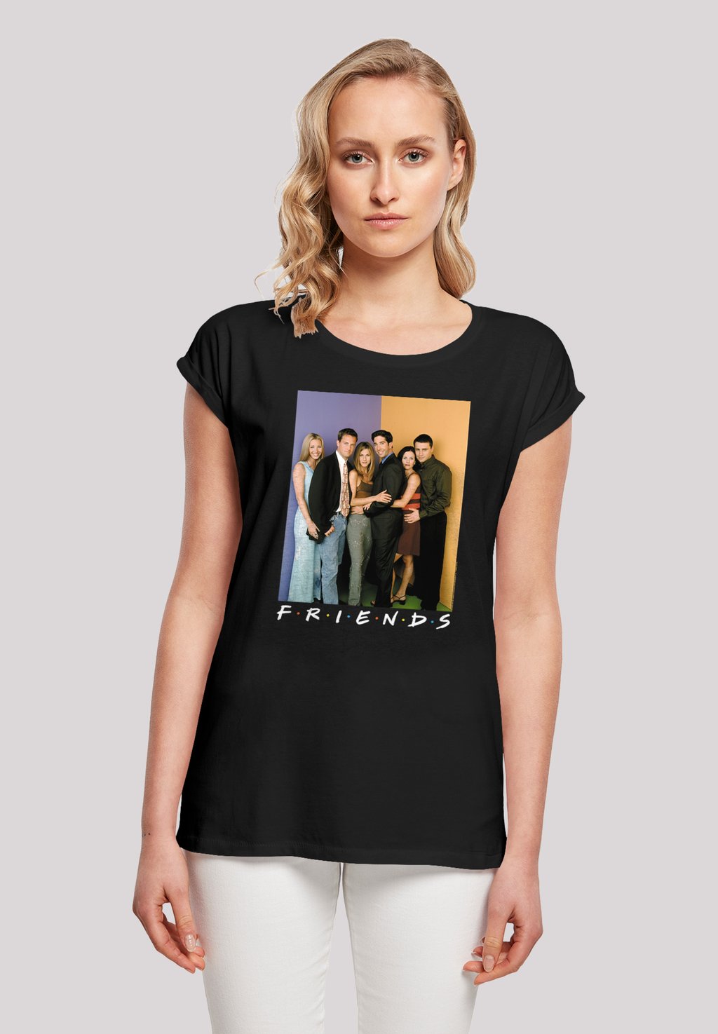 

Футболка с принтом EXTENDED SHOULDER T FRIENDS TV SERIE GROUP PHOTO F4NT4STIC, черный