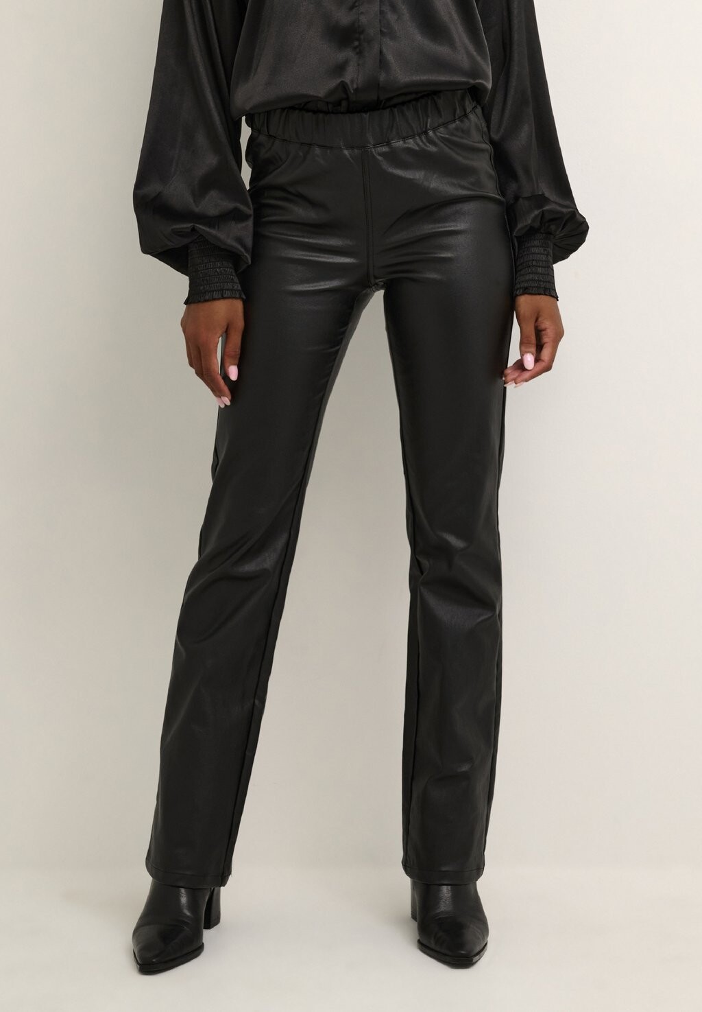 

Брюки Kaada Flared Kaffe, цвет black deep