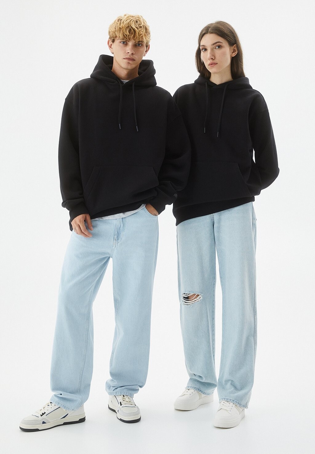 

Толстовка Basic Colored PULL&BEAR, черный