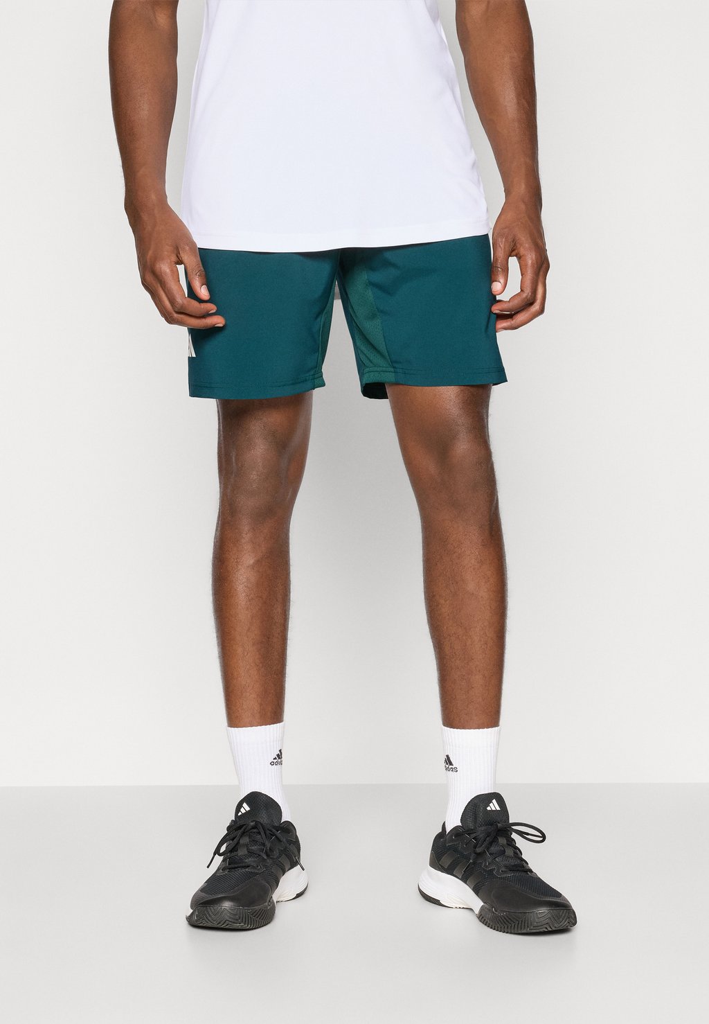 

Спортивные шорты CLUB 3 STRIPES SHORT Adidas Performance, темно-зеленый
