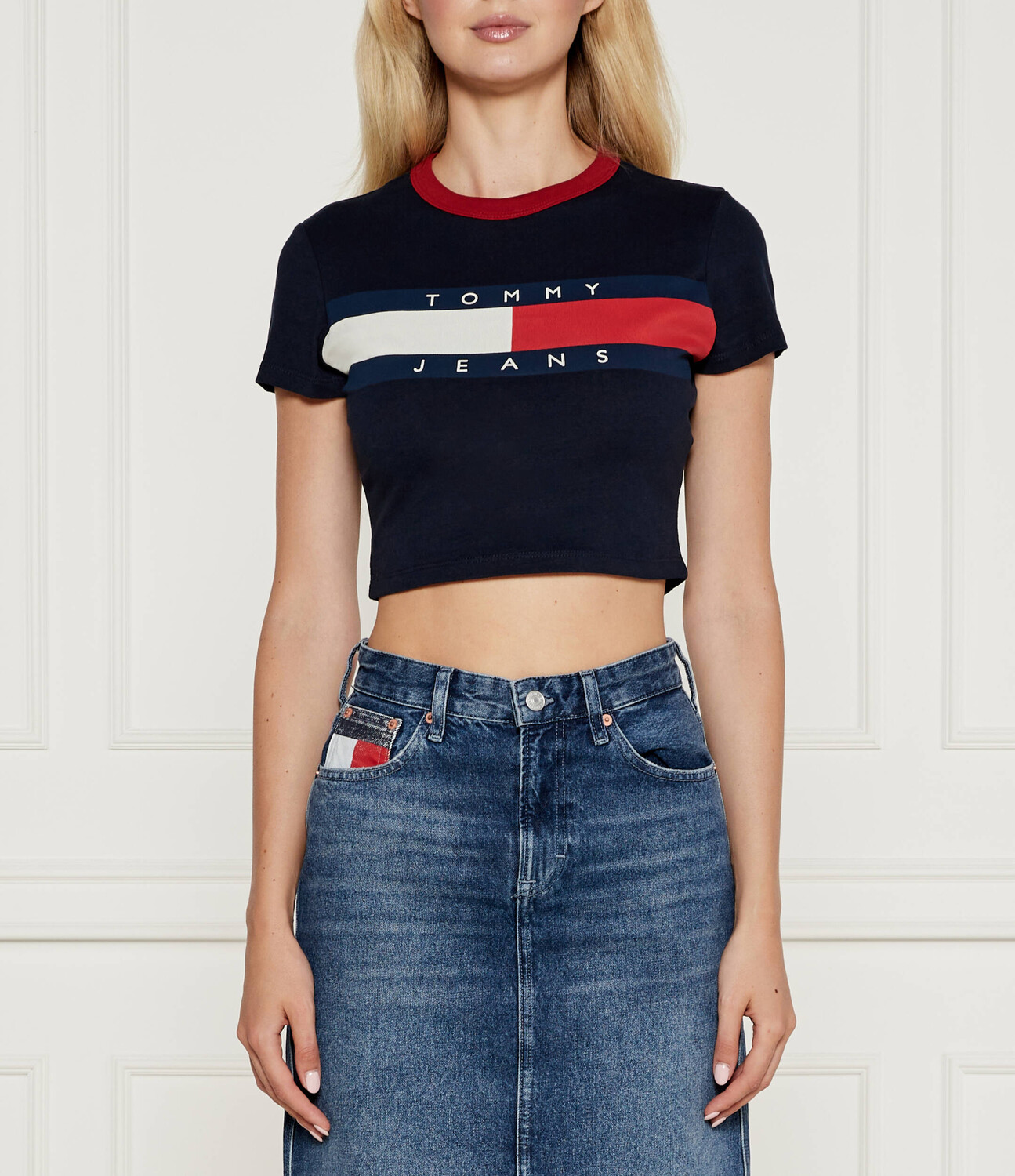 

Футболка Tommy Jeans Cropped Fit, темно-синий