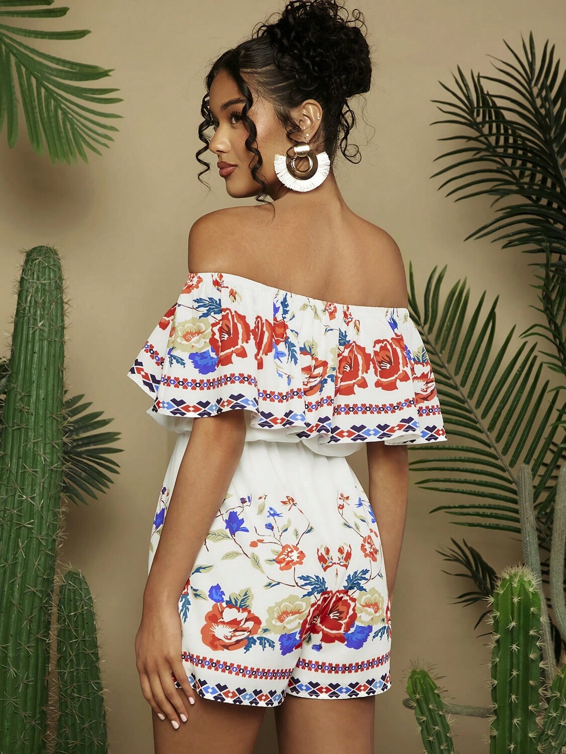 

SHEIN VCAY Женский комбинезон с открытыми плечами и короткими рукавами с цветочным принтом для летнего повседневного ношения или отпуска, белый цвет