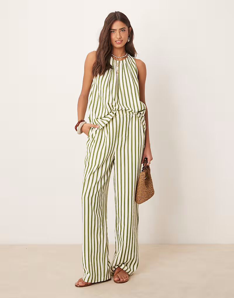 

Прямые брюки из сирсакера ASOS DESIGN в полоску цвета хаки