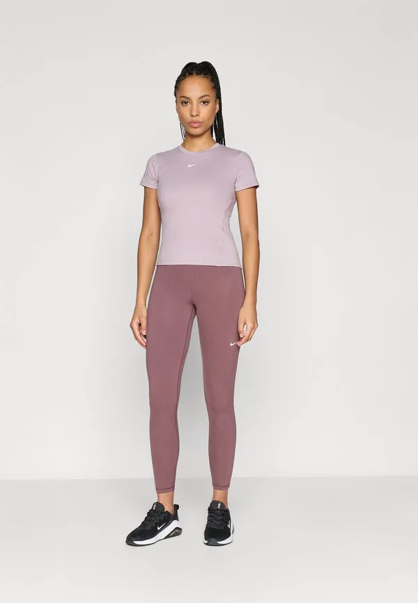 Одна спортивная футболка Nike Performance, Light Violet Ore/White — фото 2