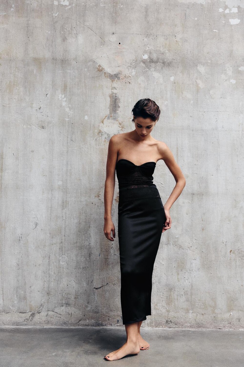 

Комбинированная длинная юбка ZARA, черный