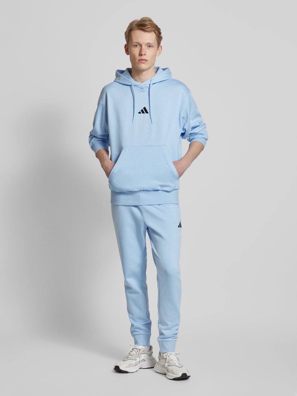 

Спортивные брюки прямого кроя с завязками на шнурке ADIDAS SPORTSWEAR, синий