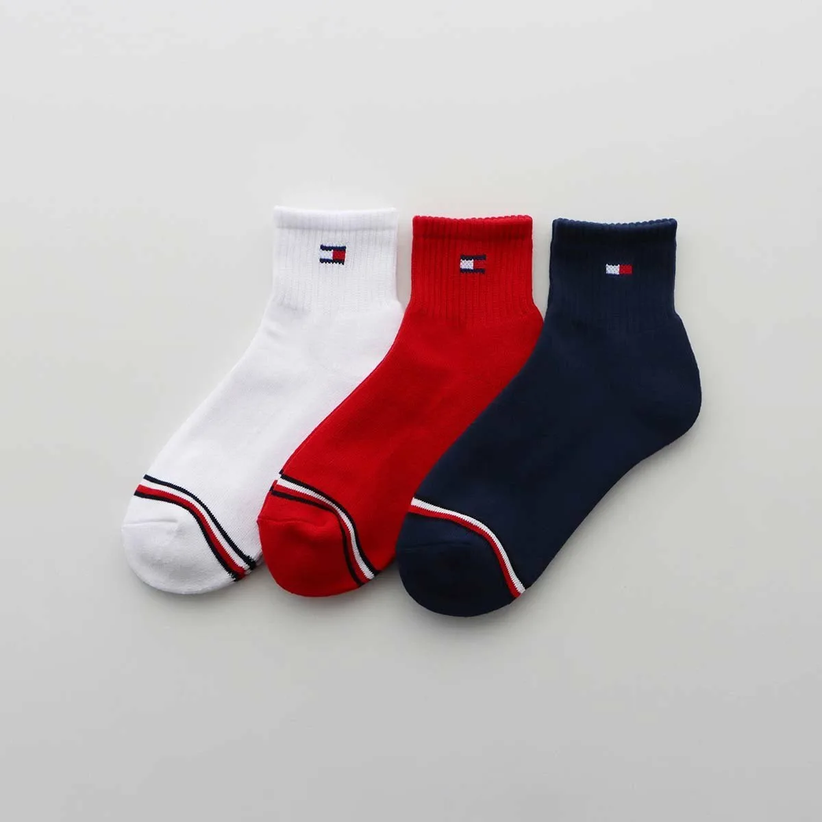 Носки Набор из 3 пар коротких носков с ворсистой подошвой и одноточечным кроем. Tommy Hilfiger, 03. White, Red, Navy — фото 3