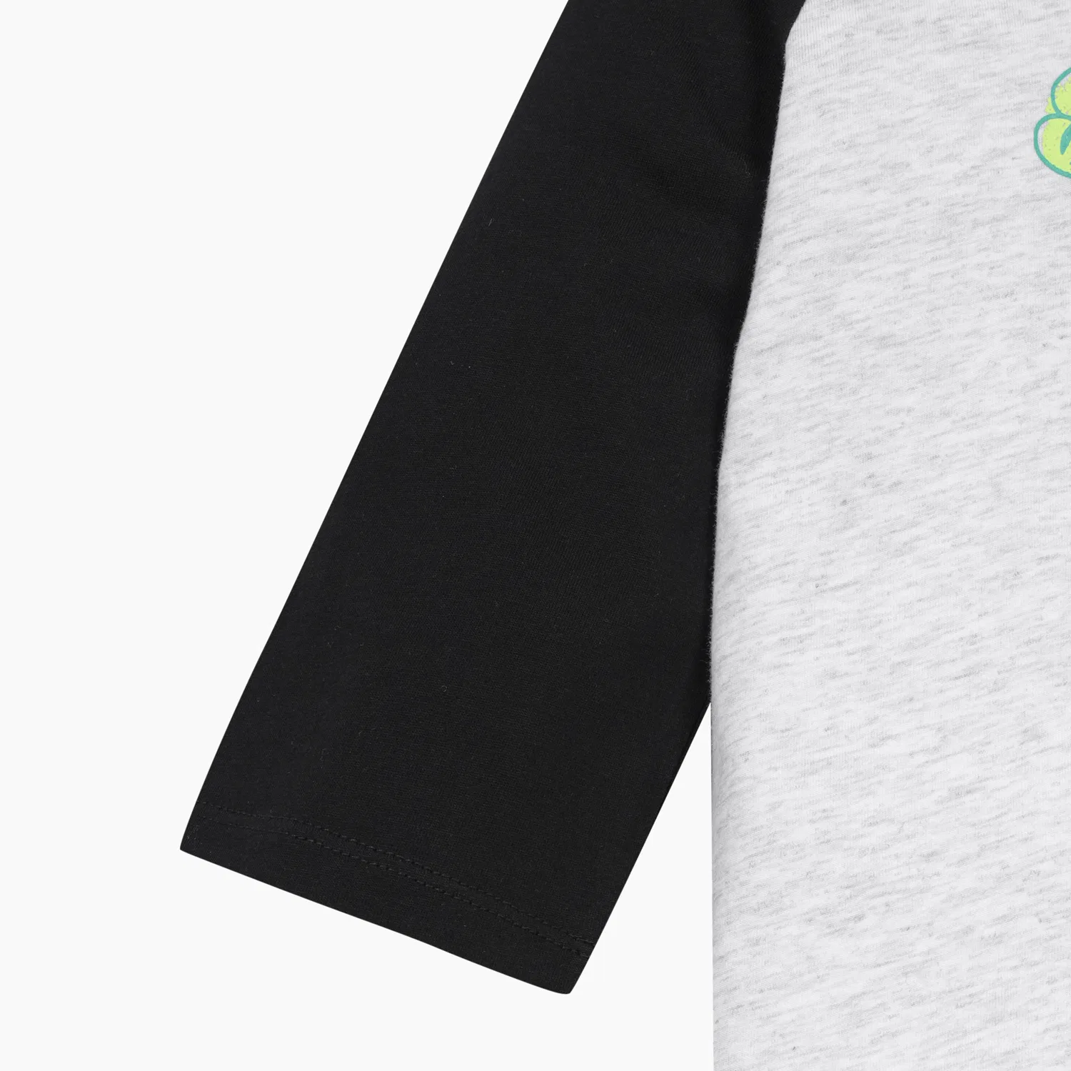 Детская футболка реглан с контрастными вставками, чёрная, от Benetton Kids — фото 4