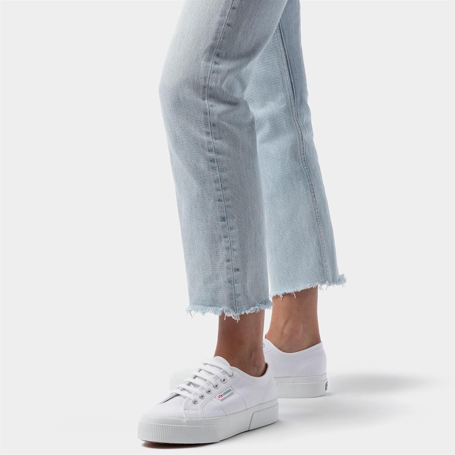 Кроссовки Superga 2740 Platform для мужчин и женщин - иконические итальянские теннисные кроссовки с дышащим верхом из ткани и нескользящей резиновой подошвой, белый — фото 2