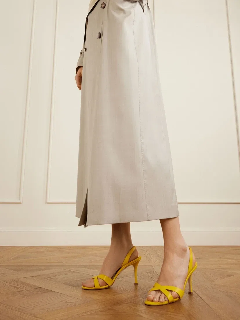 Кожаные босоножки Manolo Blahnik Callasli 90 с ремешком сзади, желтый — фото 2