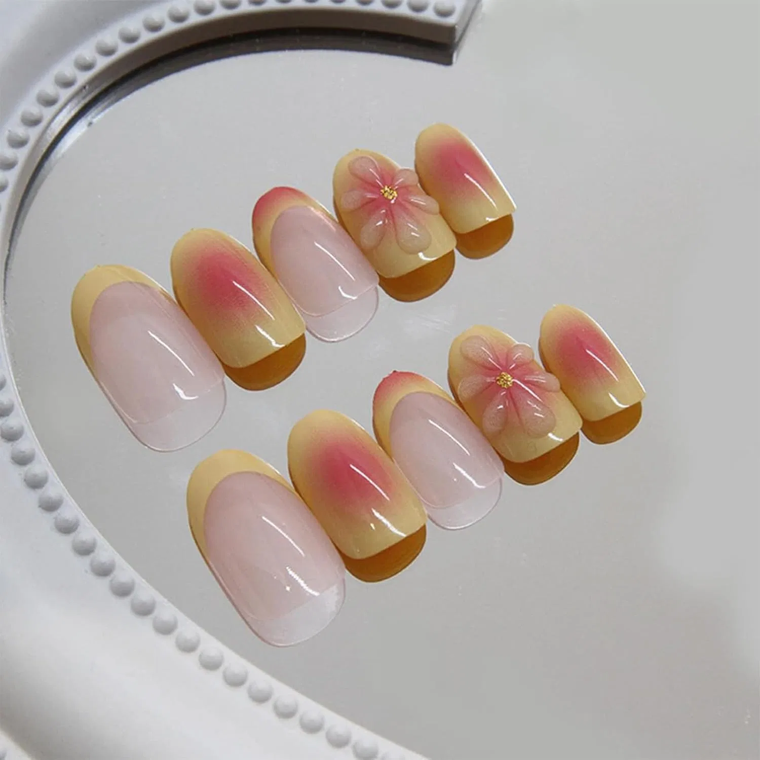 Накладные ногти «French Tips» с 5D цветами от Shimmerz Shimmerz — фото 4