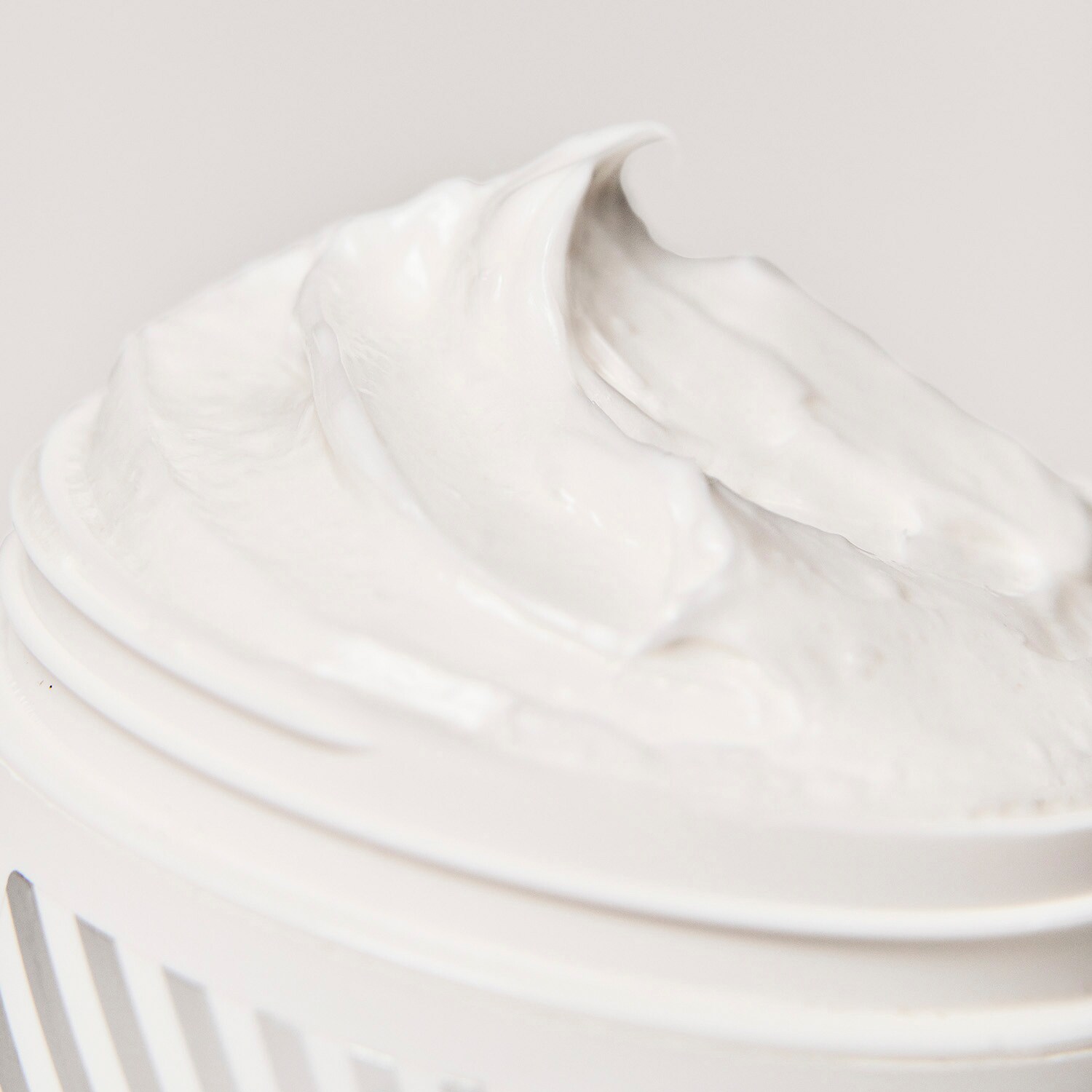 Крем для лица First Aid Beauty — Интенсивный увлажняющий и тела. Ultra Repair Cream, 170.1 г — фото 3