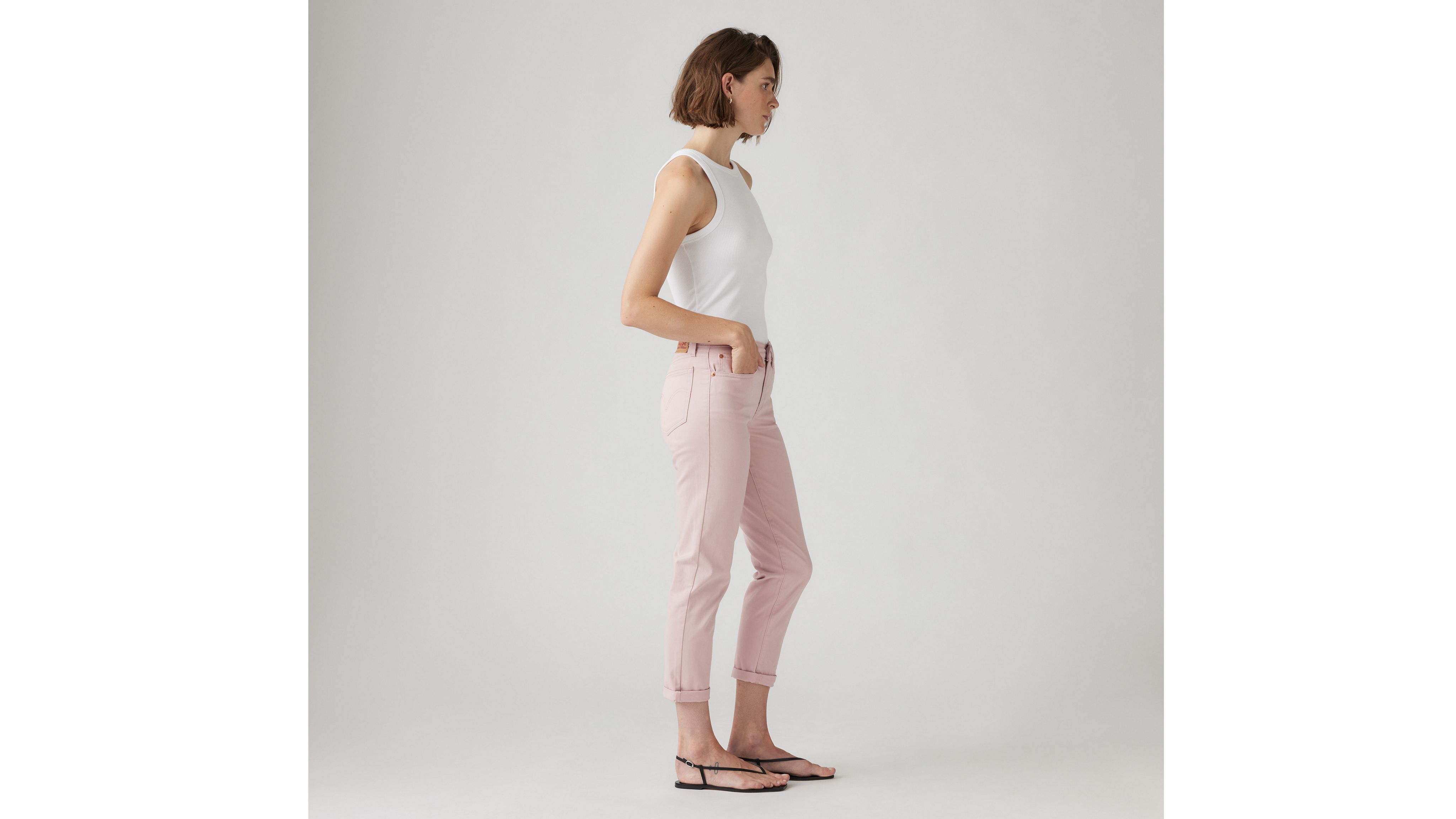 

Женские джинсы бойфренды со средней посадкой Levi's, цвет Pale Mauve - Red