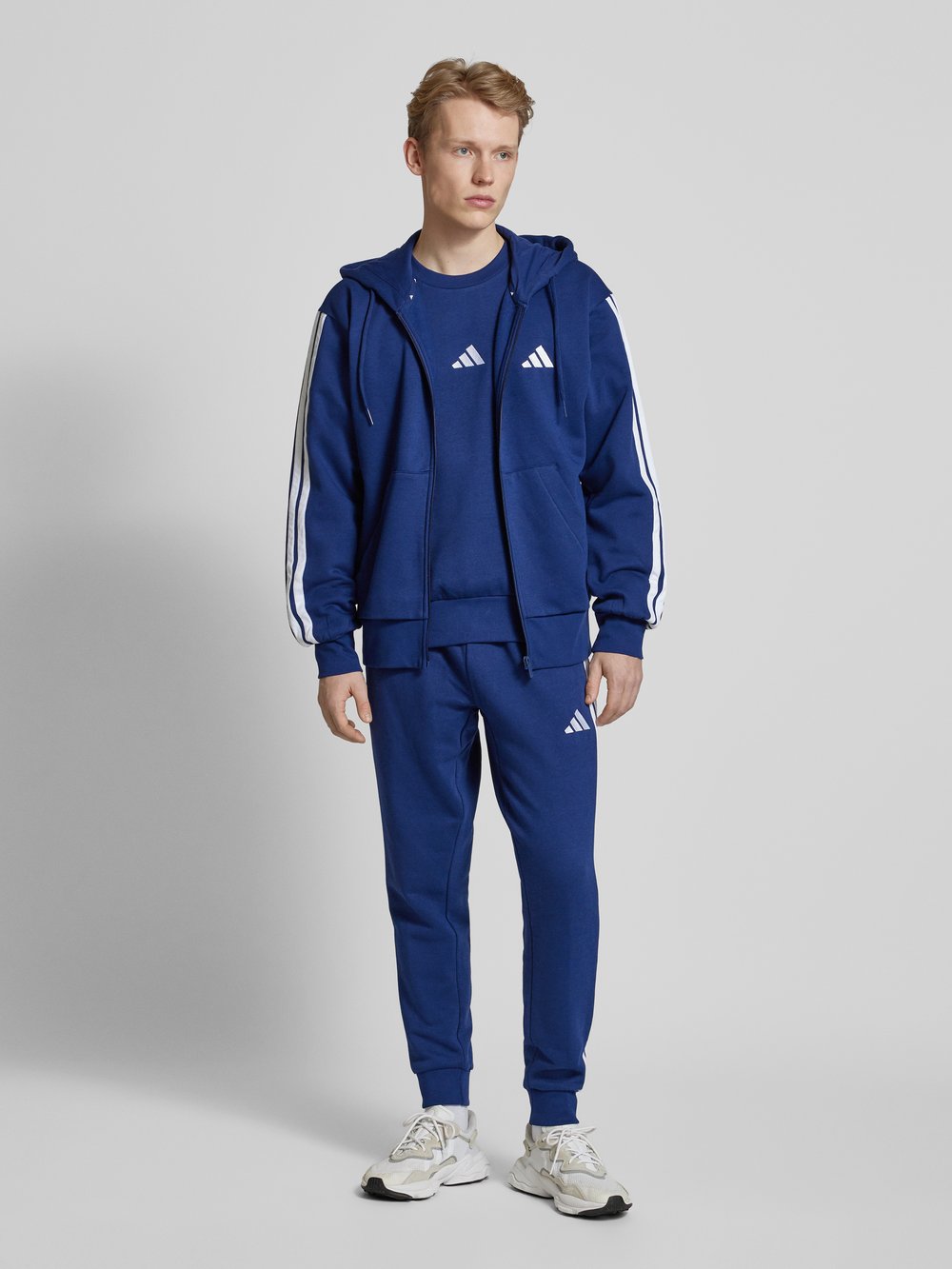 

Толстовка с добавлением вискозы и вышитыми этикетками ADIDAS SPORTSWEAR