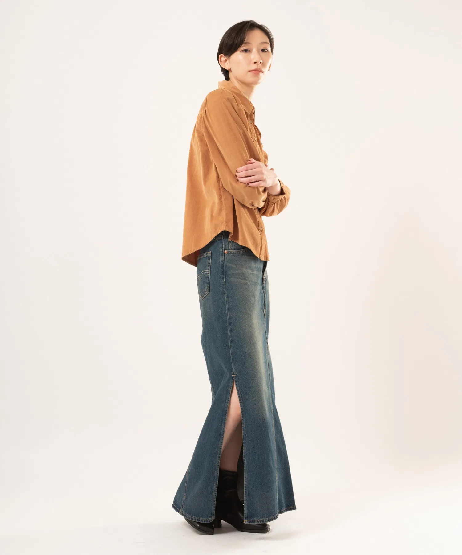 Женская вельветовая рубашка Levi's с длинным рукавом оранжевая — фото 4