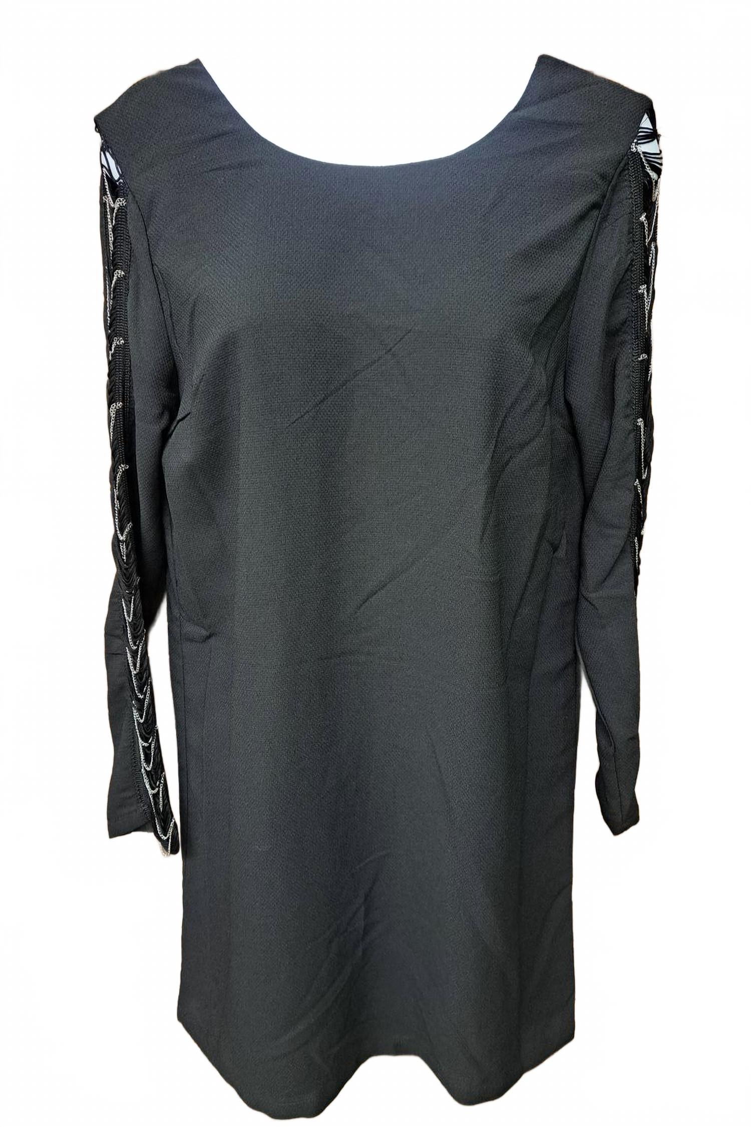 

Женское платье с декоративной цепочкой и рукавом 3/4 в черном цвете LoveRiche