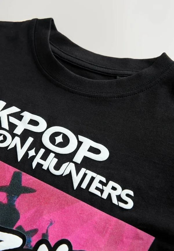 Футболка в стиле k-pop "охотники на демонов". футболка с принтом Next, Black — фото 3