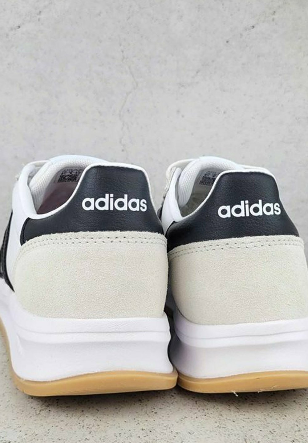 Кроссовки для ходьбы RUN 70S 2.0 Adidas Sportswear, белый — фото 4
