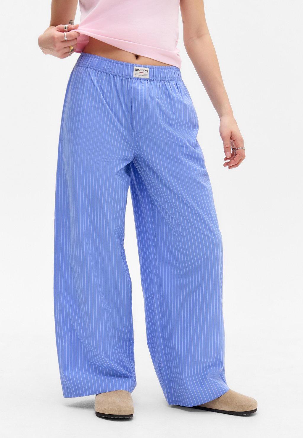 

Брюки STRIPE STRAIGHT LEG BDG Urban Outfitters, синий