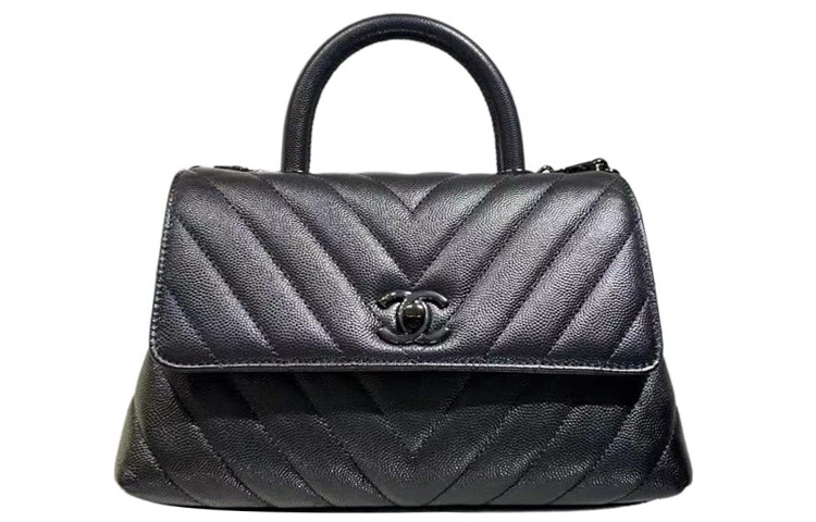 

CHANEL Кожаная наплечная сумка через плечо женская черная