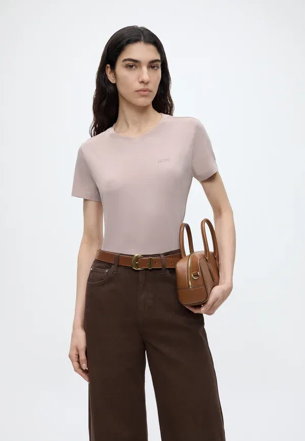 Футболка Esogo basic t-shirt Boss, светло-розовый — фото 4