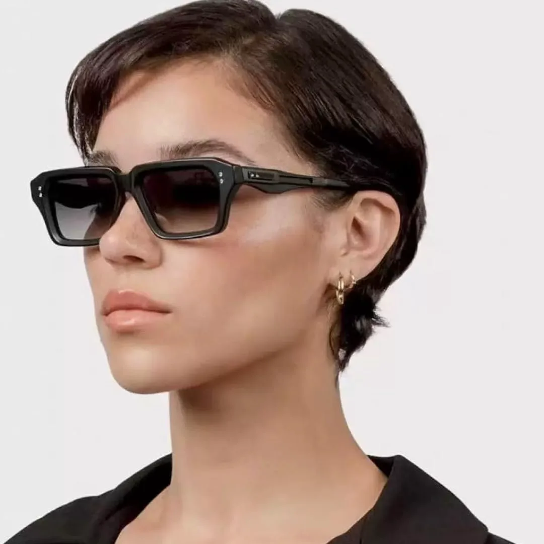 

Классические солнцезащитные очки с заклепками для женщин и мужчин, в винтажном панк-стиле, популярные для активного отдыха и вождения TVTBBVV, Black Leopard Clear