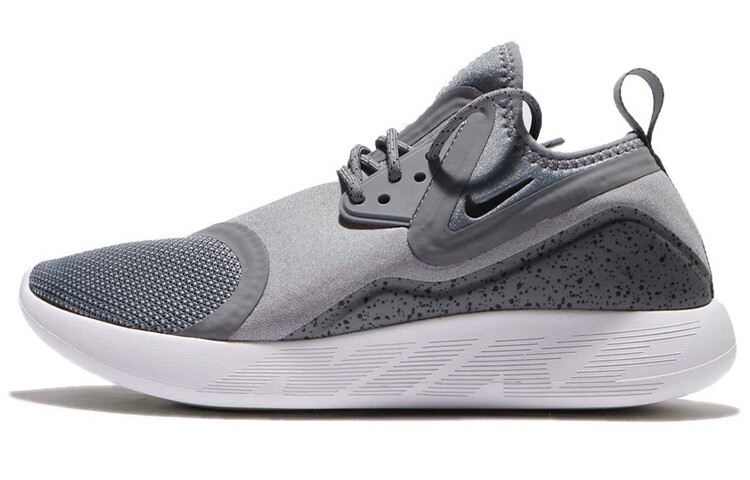 

Женская обувь Nike LunarCharge Lifestyle