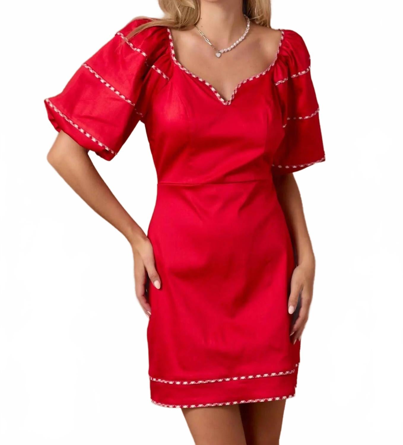 

Красное платье с плиссированной отделкой и пузырьковыми рукавами BABY PINK