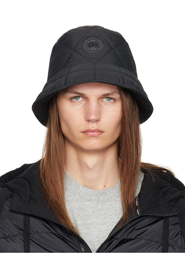 

Пуховая реверсивная бейсболка-ведро Canada Goose, черный